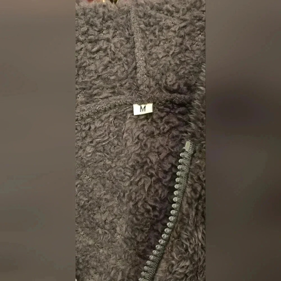 No Brand, Size M, Grey Teddy Half-Zip Pullover - Picture 13 of 13